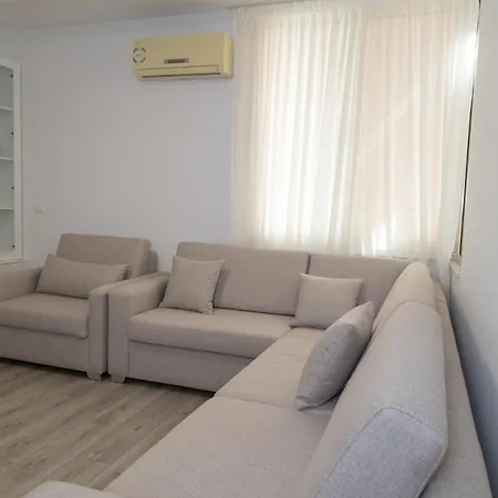 Station Apartamento Tirana