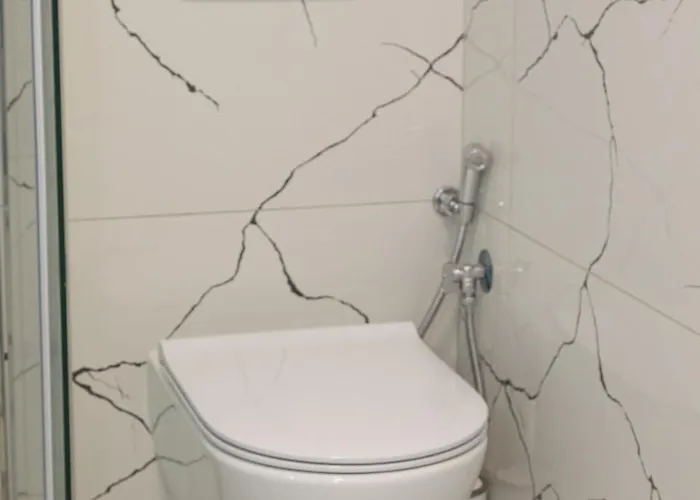 Station * ティラナ