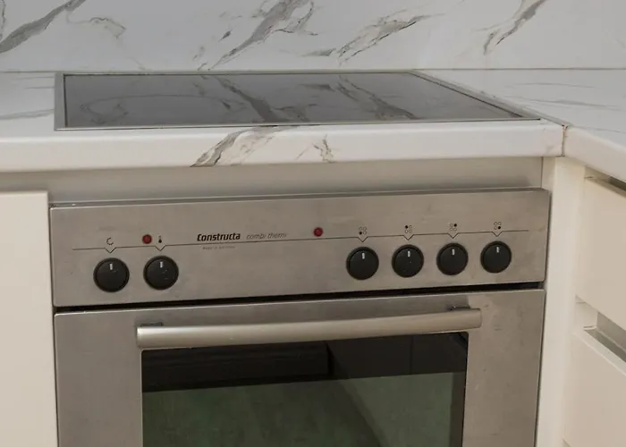 アパート Station ティラナ