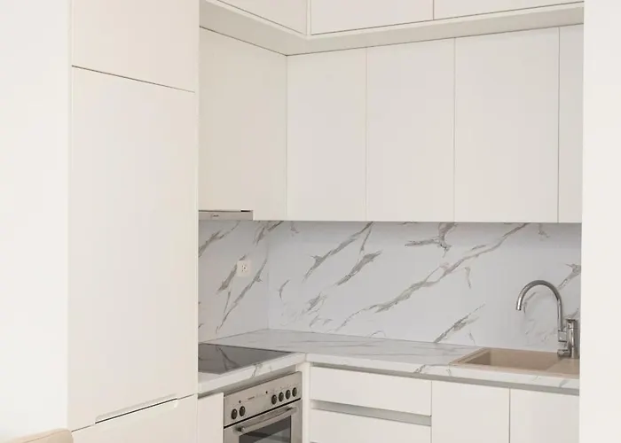 Station ティラナ